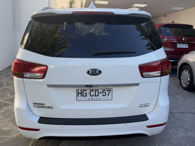 Kia Grand carnival 3.3 2015  Usado en Automotriz Alto La Reina