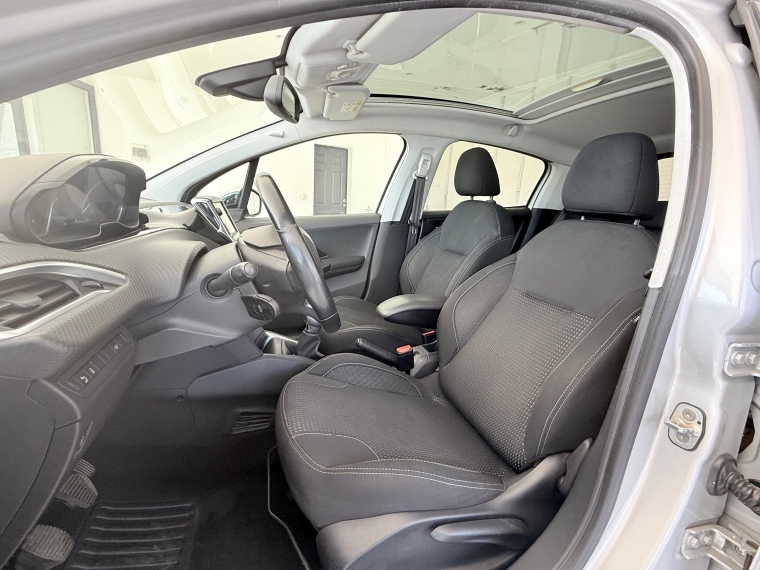 Peugeot 208 Allure Hdi 1.6 2017 Usado en Automotriz Olea Flaño