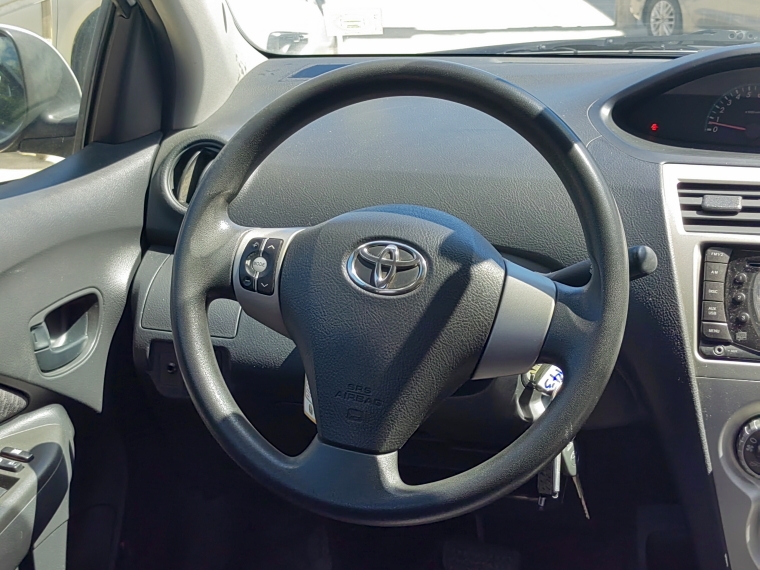 Toyota Yaris sedan Yaris 1.5 At 2012 Usado en Rosselot Usados