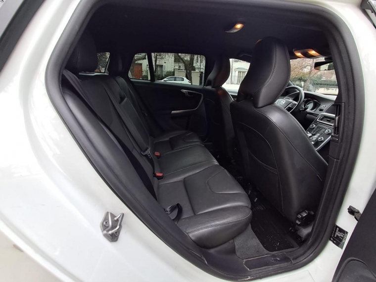 VOLVO V60 T5 AWD 2.0 - imagen 19