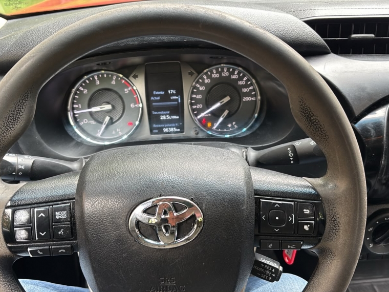 Toyota Hilux Dcab Dx 4X2 2.4Cc — foto 9 de 10
