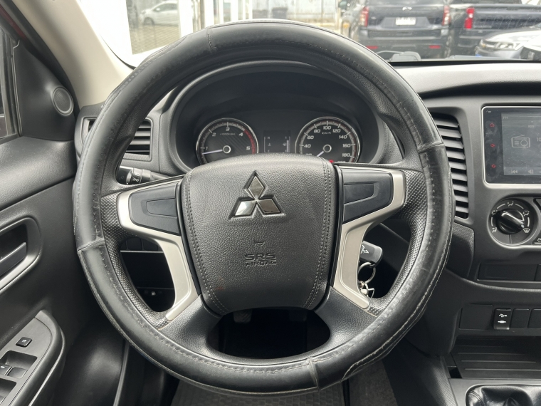 Mitsubishi L200 2.4 Td Work Cr Wf Mt 4x2 Diesel 2022 Usado  Usado en Kovacs Usados