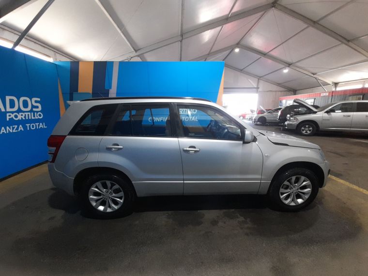Suzuki Grand nomade 2.4 Glx Nav 2wd Mt 5p 2019 Usado  Usado en Webautos.cl