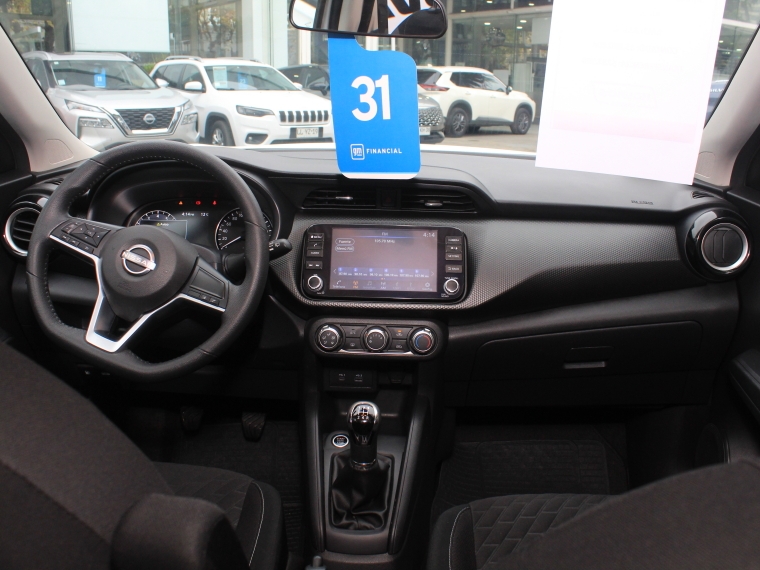 Nissan Kicks 1.6   Advance Play Mt 2025 Usado  Usado en Kovacs Usados