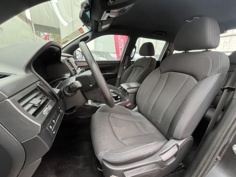 SsangYong Grand Musso — foto 13 de 24