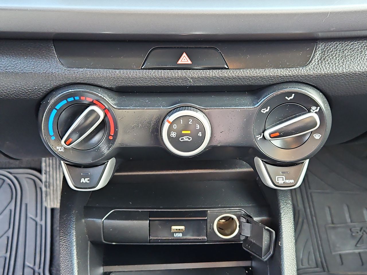Kia Rio 5 Rio 5 Lx 1.4 2023 Usado en Usados de Primera - Sergio Escobar