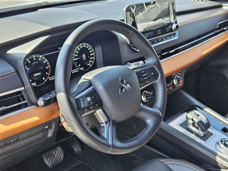 Mitsubishi New outlander New Outlander 4x4 At Gls Limited Mn 2024 Usado en Rosselot Usados