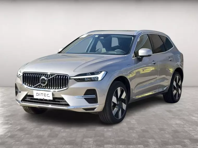 VOLVO XC60 2.0 B5 PLUS AT 4X4 HIBRIDO 2025