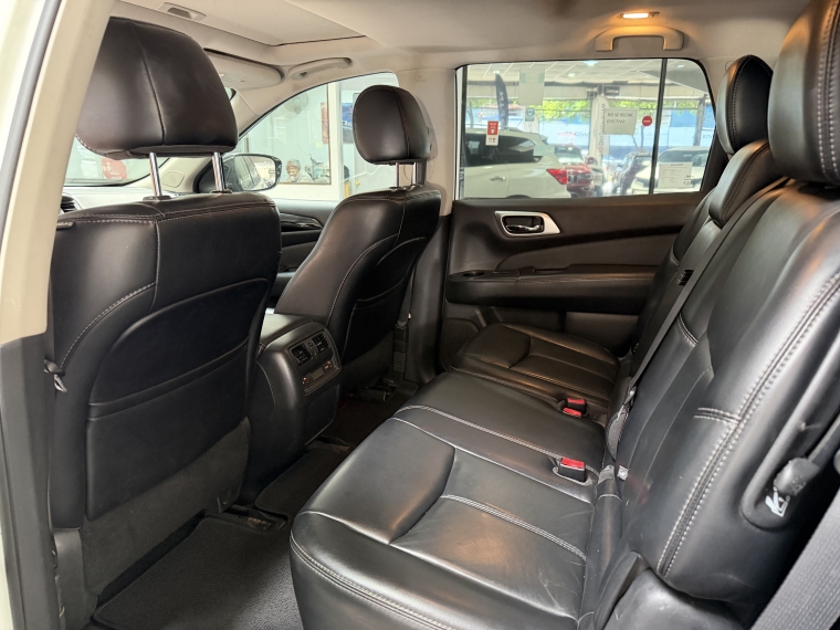 Nissan Pathfinder Advance Cvt 3.5l  2017  Usado en Grass & Arueste