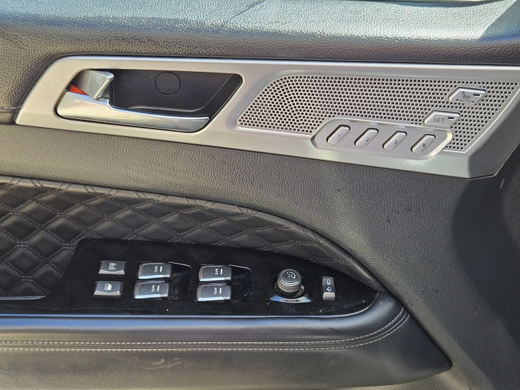 Ssangyong Rexton New Rexton Limited Plus 2.2td 8at 4wd 9ab- Yrx223 Mnn 2022 Usado en Rosselot Usados