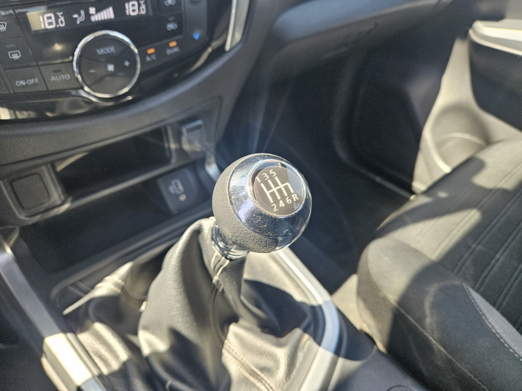 Nissan Navara Navara D Cab 2.3 2022 Usado en Rosselot Usados