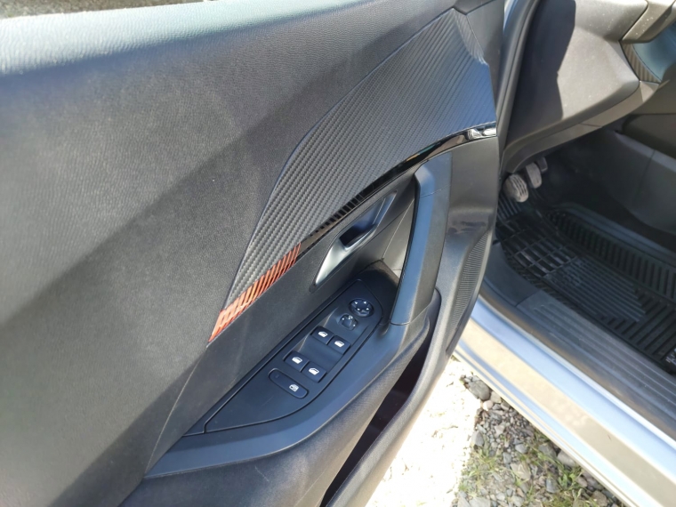 Peugeot 2008 1.2 Allure Pack Puretech 130 Mt 2021 Usado Usado en Webautos.cl Peugeot 2008 1.2 Allure Pack Puretech 130 Mt 2021 Usado Usado en Webautos.cl