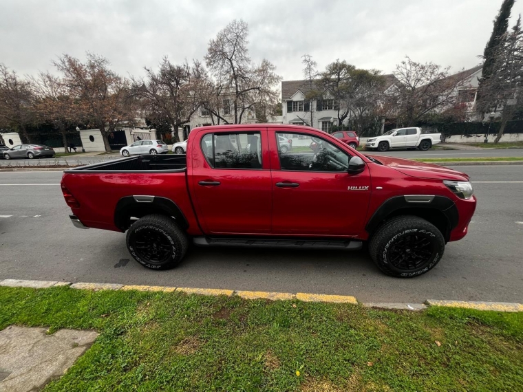 Toyota Hilux — foto 14 de 14