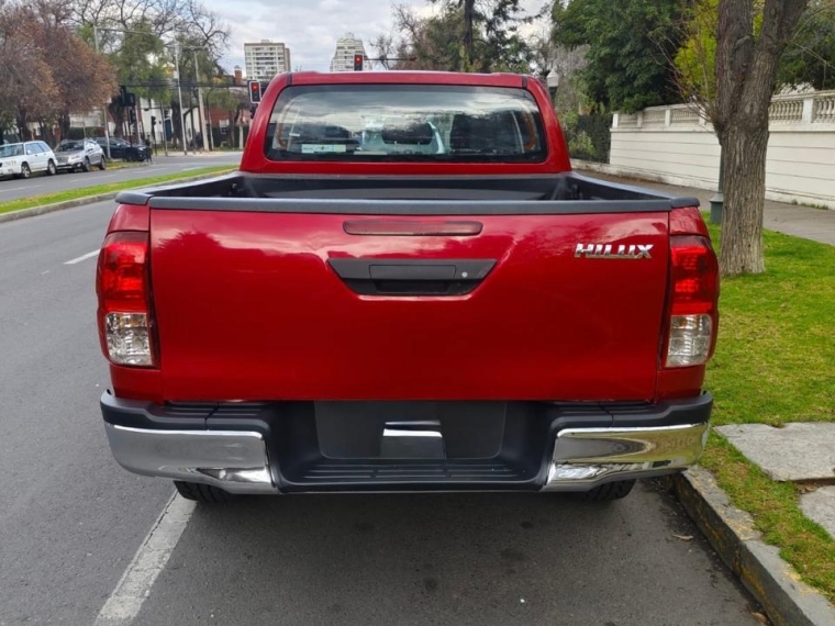 TOYOTA HILUX DX 4X4 2.4 - imagen 17