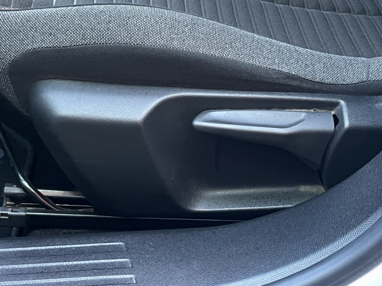 Peugeot 2008 — foto 12 de 22