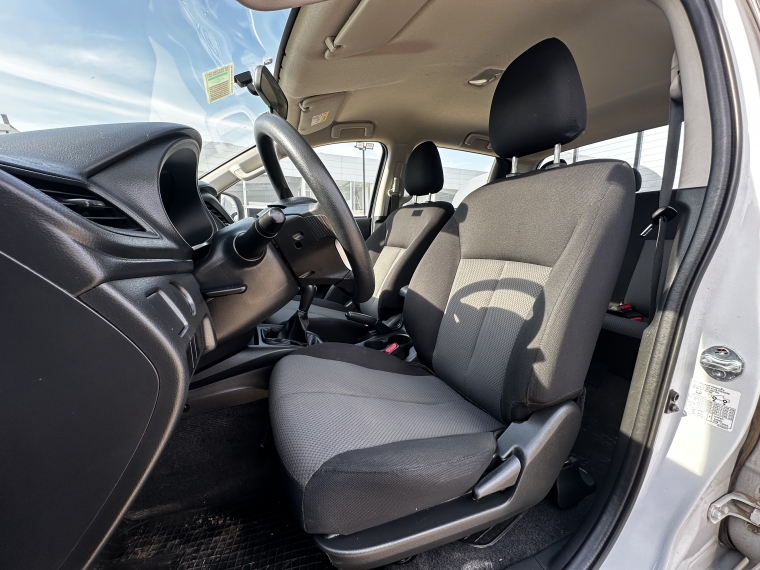 Mitsubishi L200 L200 D/c 2.4 Work Cr 4x2 Wf Doble Airbag Cc Mn 2023 Usado en Rosselot Usados