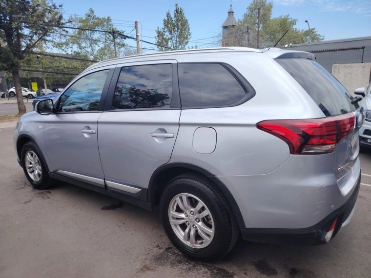 Mitsubishi Outlander 2.0 Mt 2017 Usado Usado en Webautos.cl Mitsubishi Outlander 2.0 Mt 2017 Usado Usado en Webautos.cl