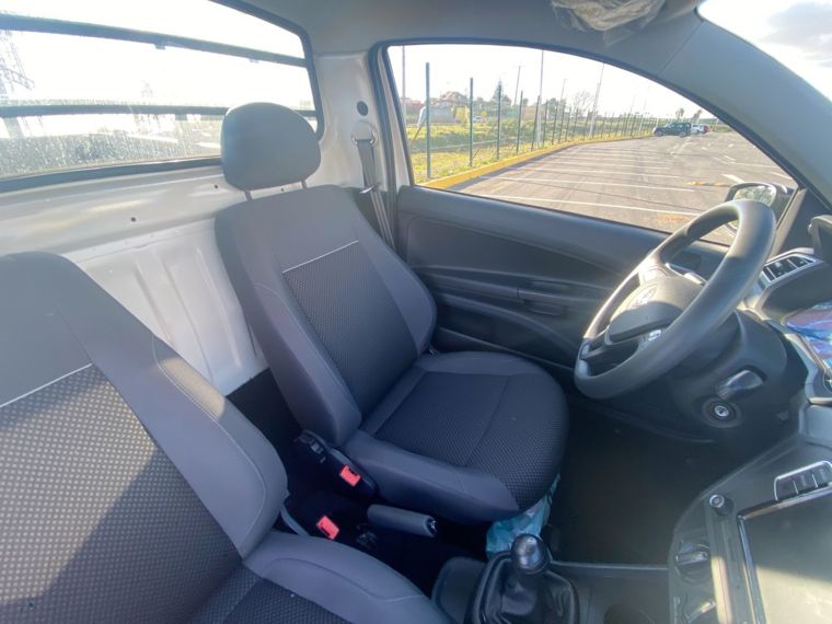 Volkswagen Saveiro 1.6 Cab. Sim. Euro6 Mt 2p 2023 Usado  Usado en Webautos.cl