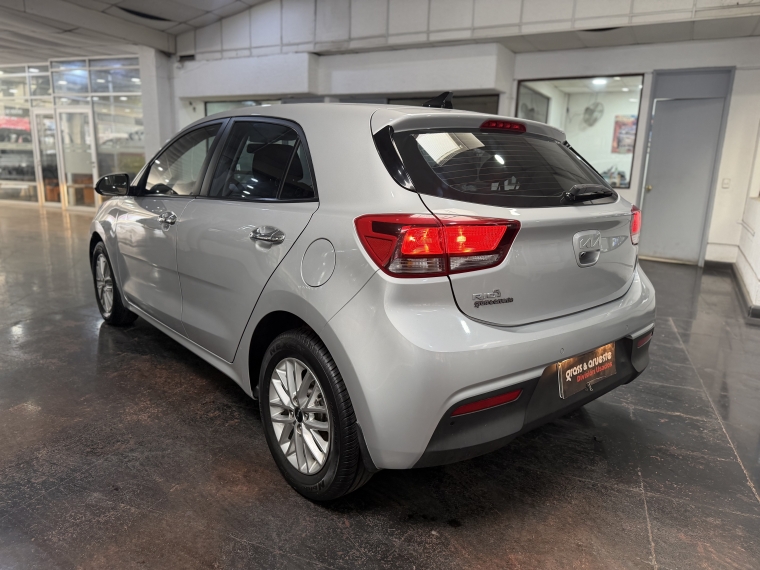 Kia Rio 5 Ex 1.4l 6mt Ci Full 2023  Usado en Grass & Arueste