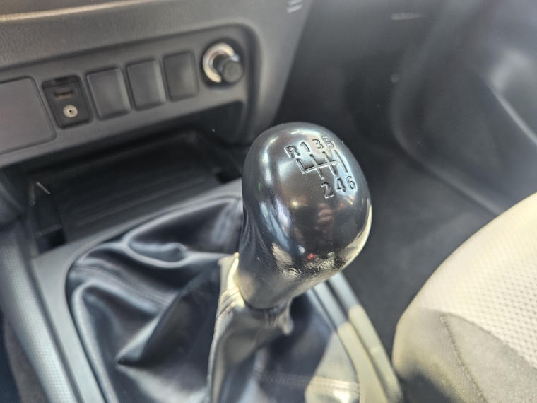Mitsubishi L200 L200 D/c 2.4 Work Cr 4x2 Wf Doble Airbag Mn 2022 Usado en Rosselot Usados