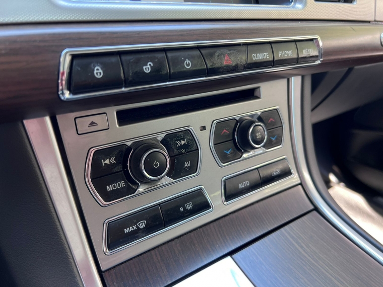 Jaguar Xf 2.0 2014  Usado en RSD Automotriz
