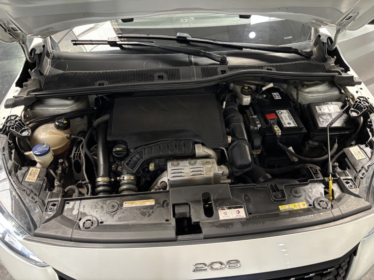 Peugeot 208 Allure Pack 1.2l Puretech 100  6mt 2021  Usado en Grass & Arueste