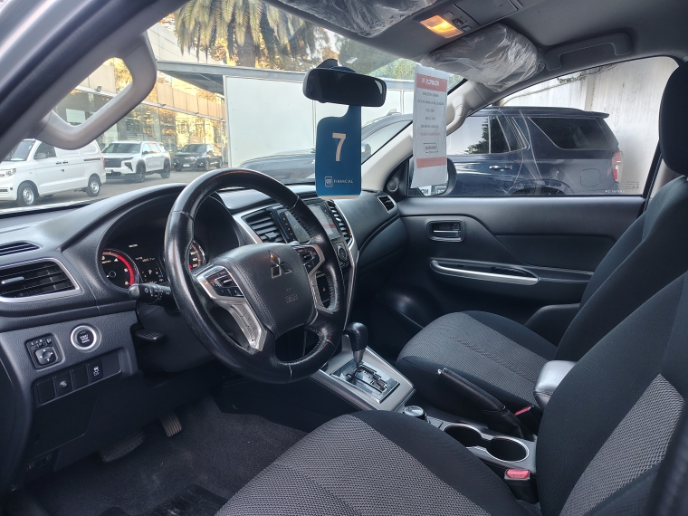 Mitsubishi L200 2.4 Td Dakar  Crs Hp At  4x4 Diesel 2023 Usado  Usado en Kovacs Usados