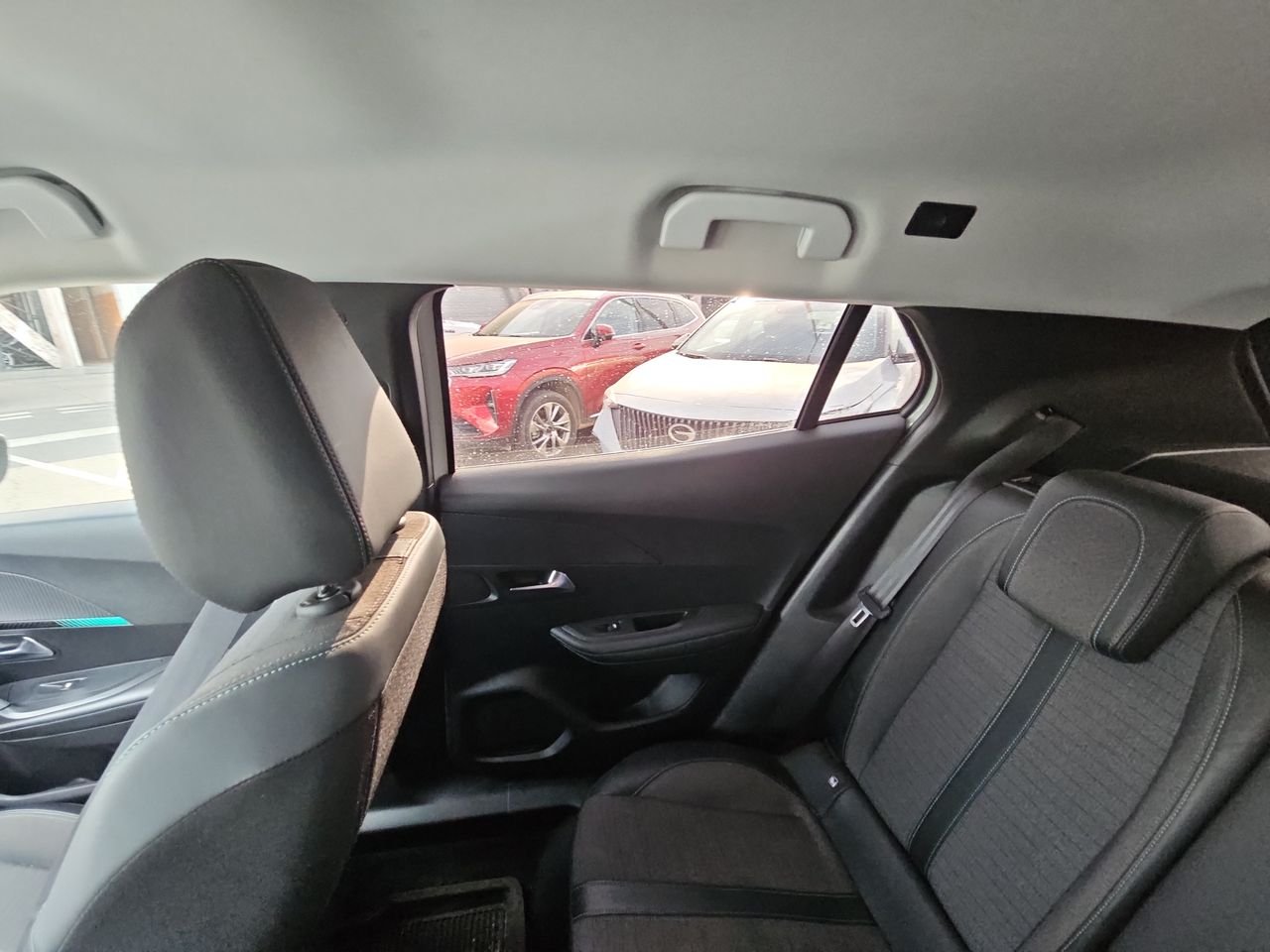 Peugeot 2008 2008 Blue Hdi 130 Eat8 1.5 Aut 2022 Usado en Usados de Primera - Sergio Escobar