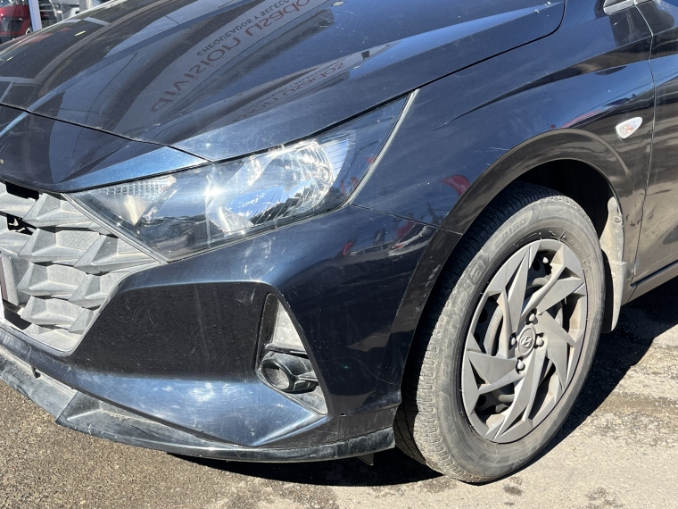 Hyundai I-20 — foto 9 de 22