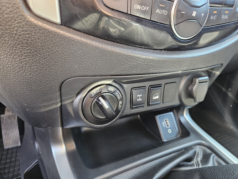 Nissan Navara  D Cab Mt 4x4 2.3 2022 Usado  Usado en Autoselect Usados