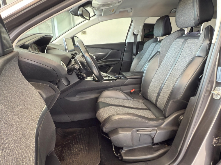 Peugeot 5008 Allure 1.6 Aut 2018 Usado en Automotriz Olea Flaño