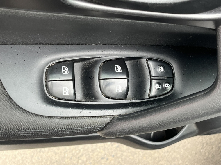 Nissan Qashqai Qashqai 1.6 6mt 4x2 2021 Usado en Rosselot Usados