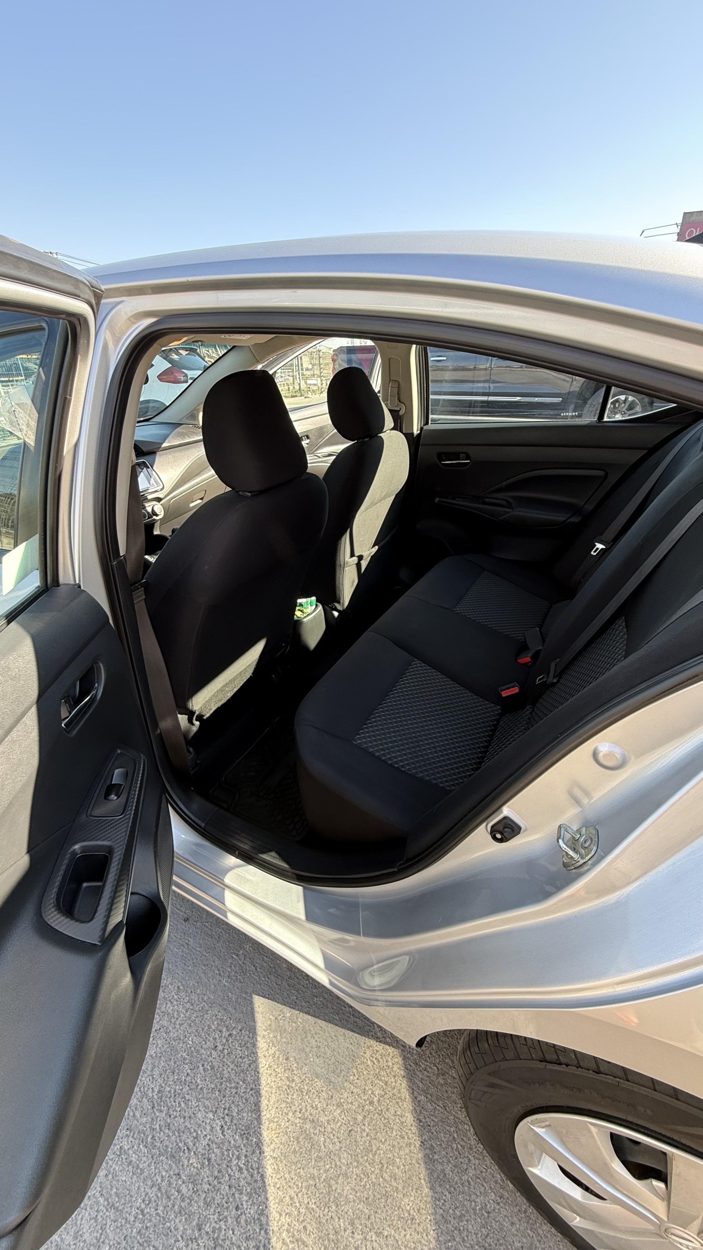 Nissan Versa 2021 — foto 11