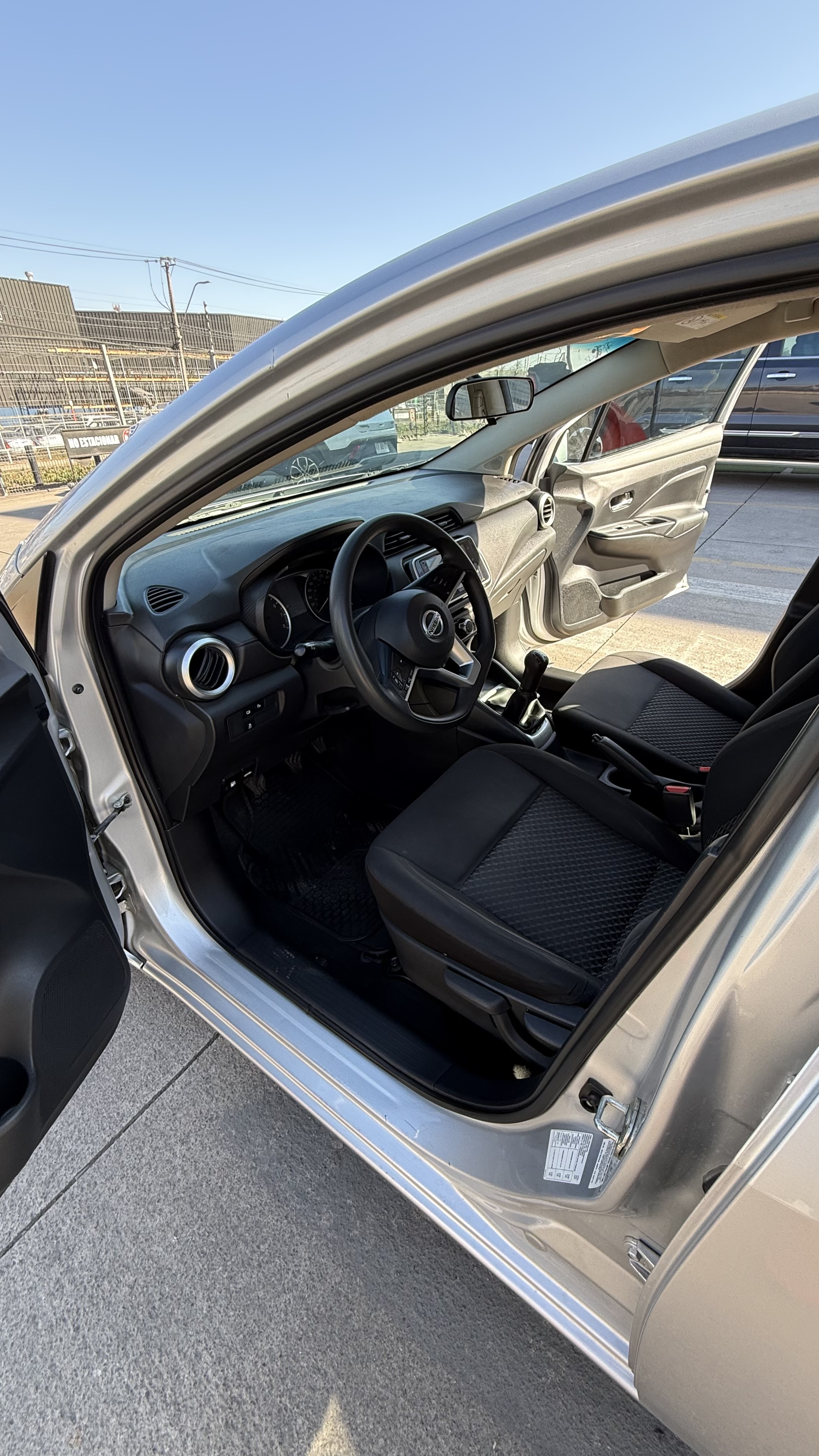Nissan Versa 2021 — foto 12