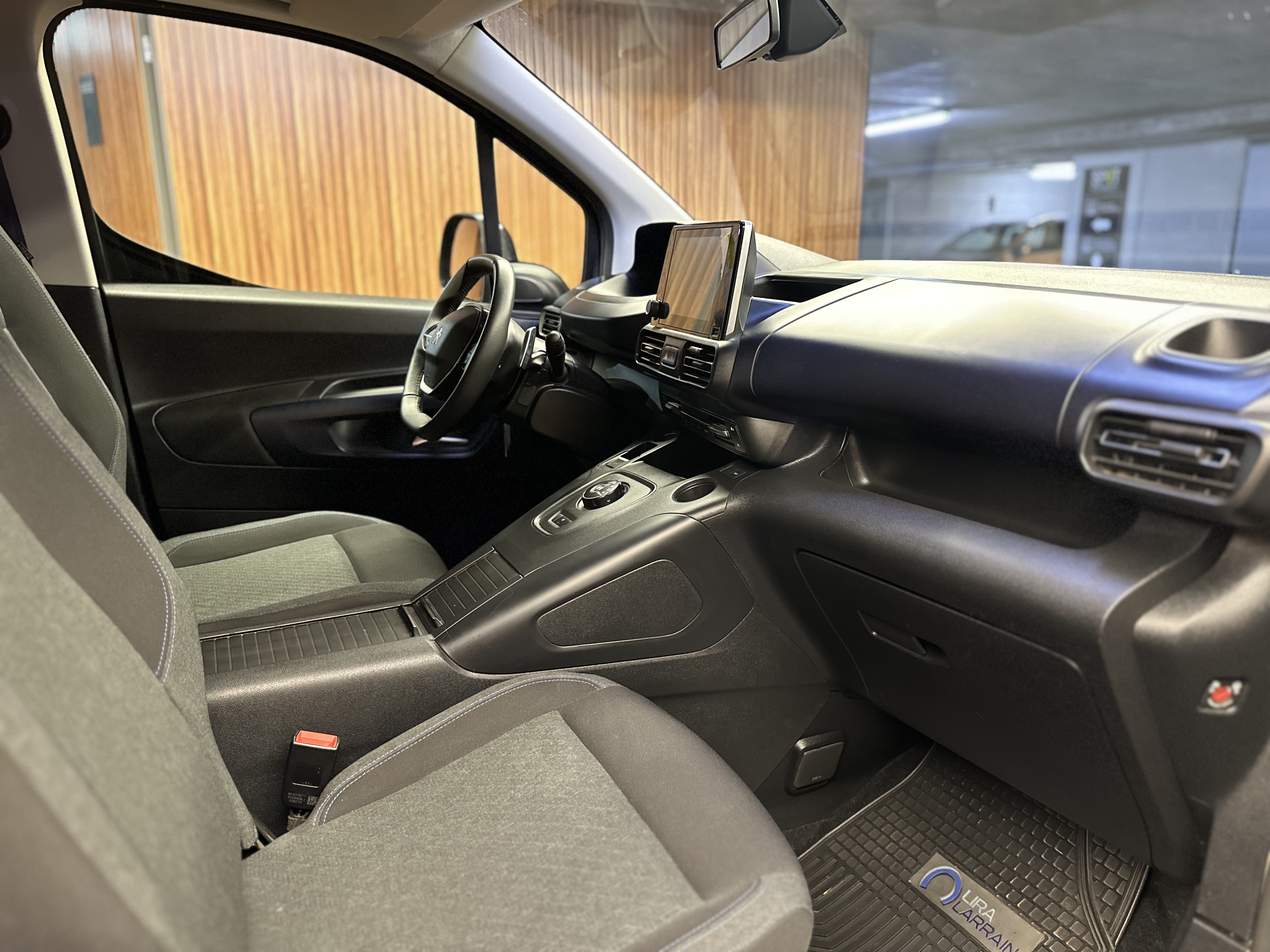 Peugeot Rifter — foto 15 de 16