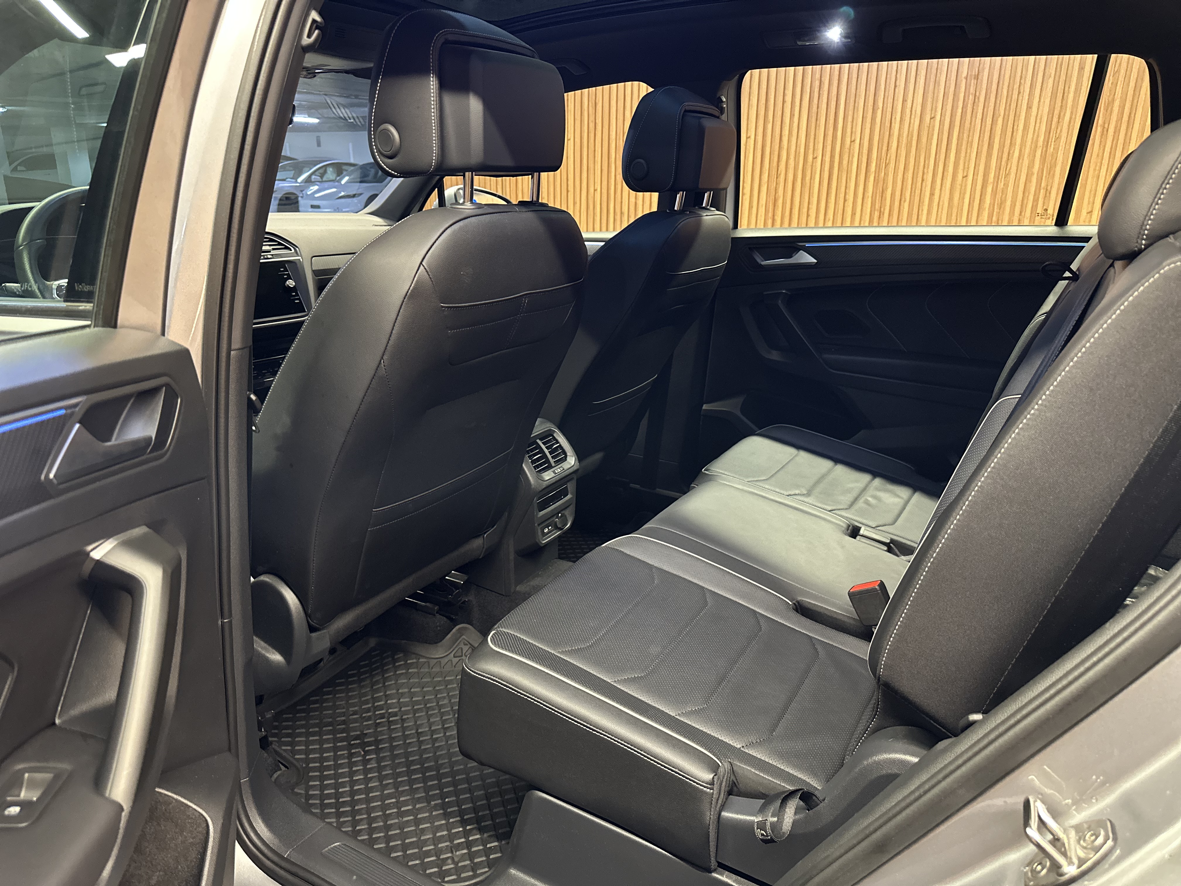 Volkswagen Tiguan — foto 15 de 20