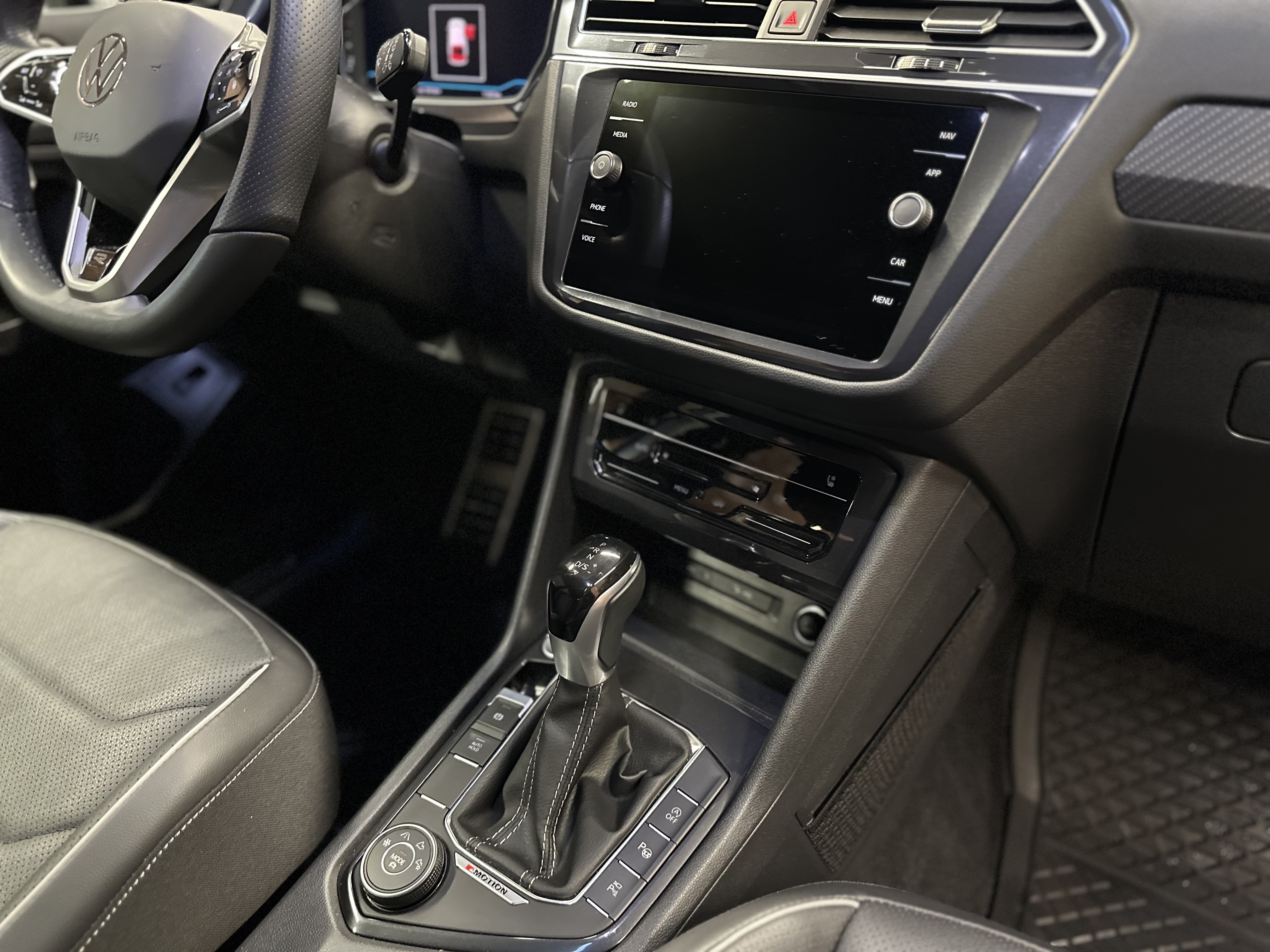 Volkswagen Tiguan — foto 19 de 20