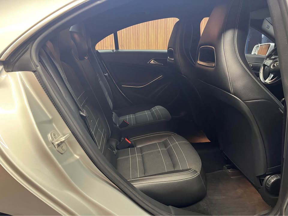 Mercedes-Benz Cla200 — foto 16 de 18