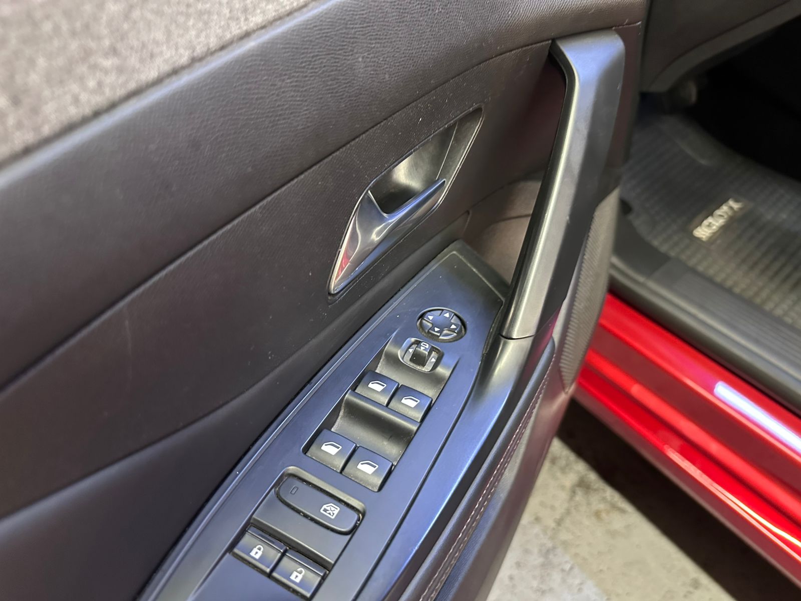 Peugeot 308 — foto 17 de 18