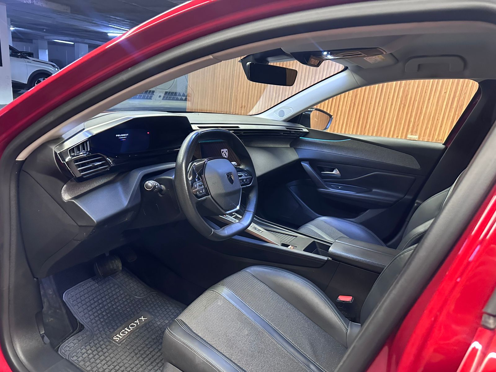 Peugeot 308 — foto 18 de 18