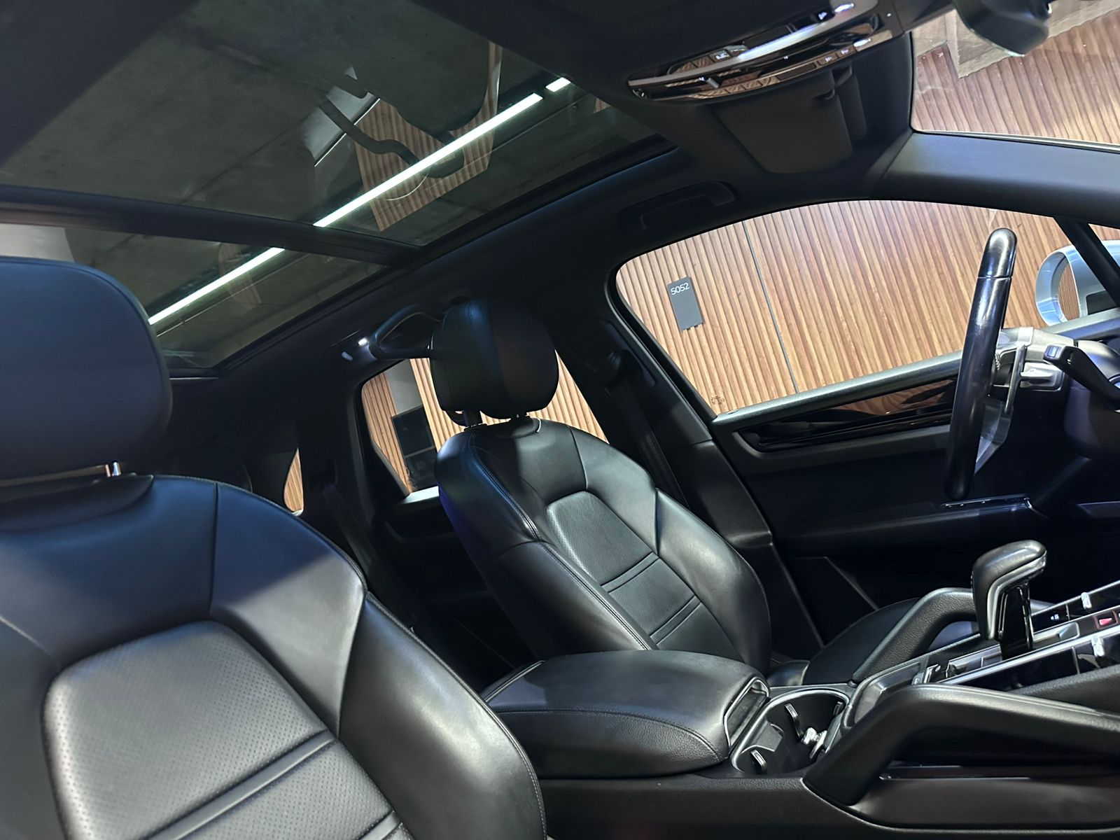 Porsche Cayenne — foto 16 de 18