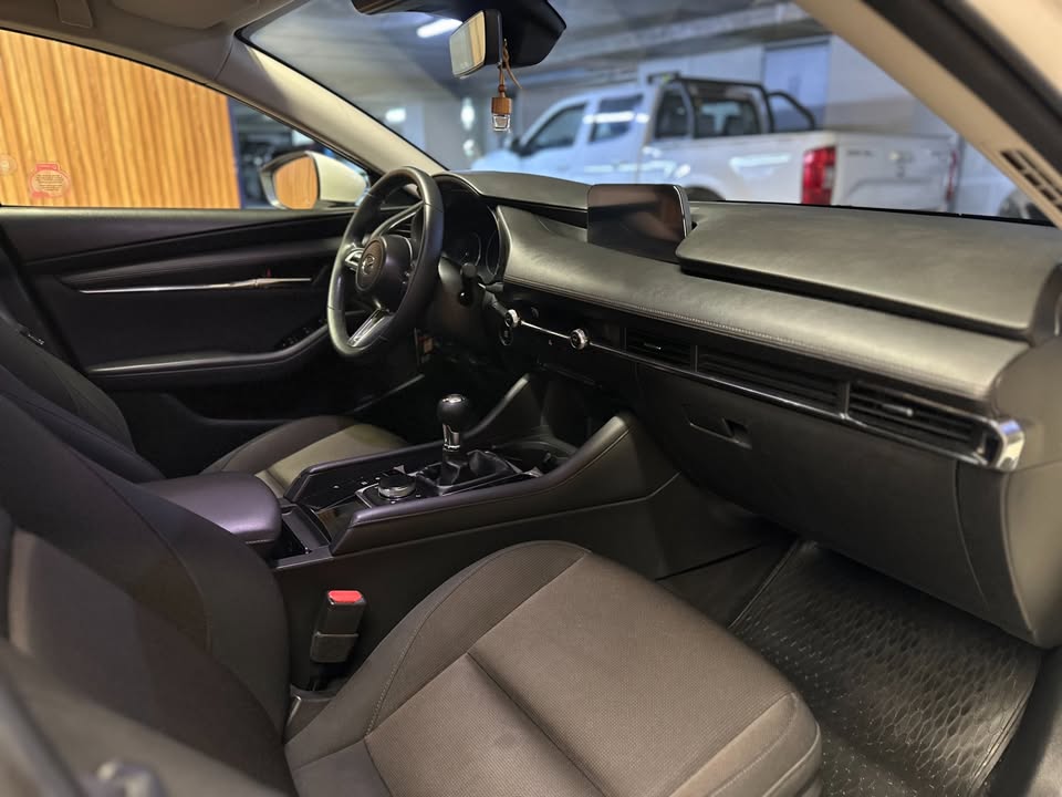 Mazda 3 Sedan — foto 15 de 15