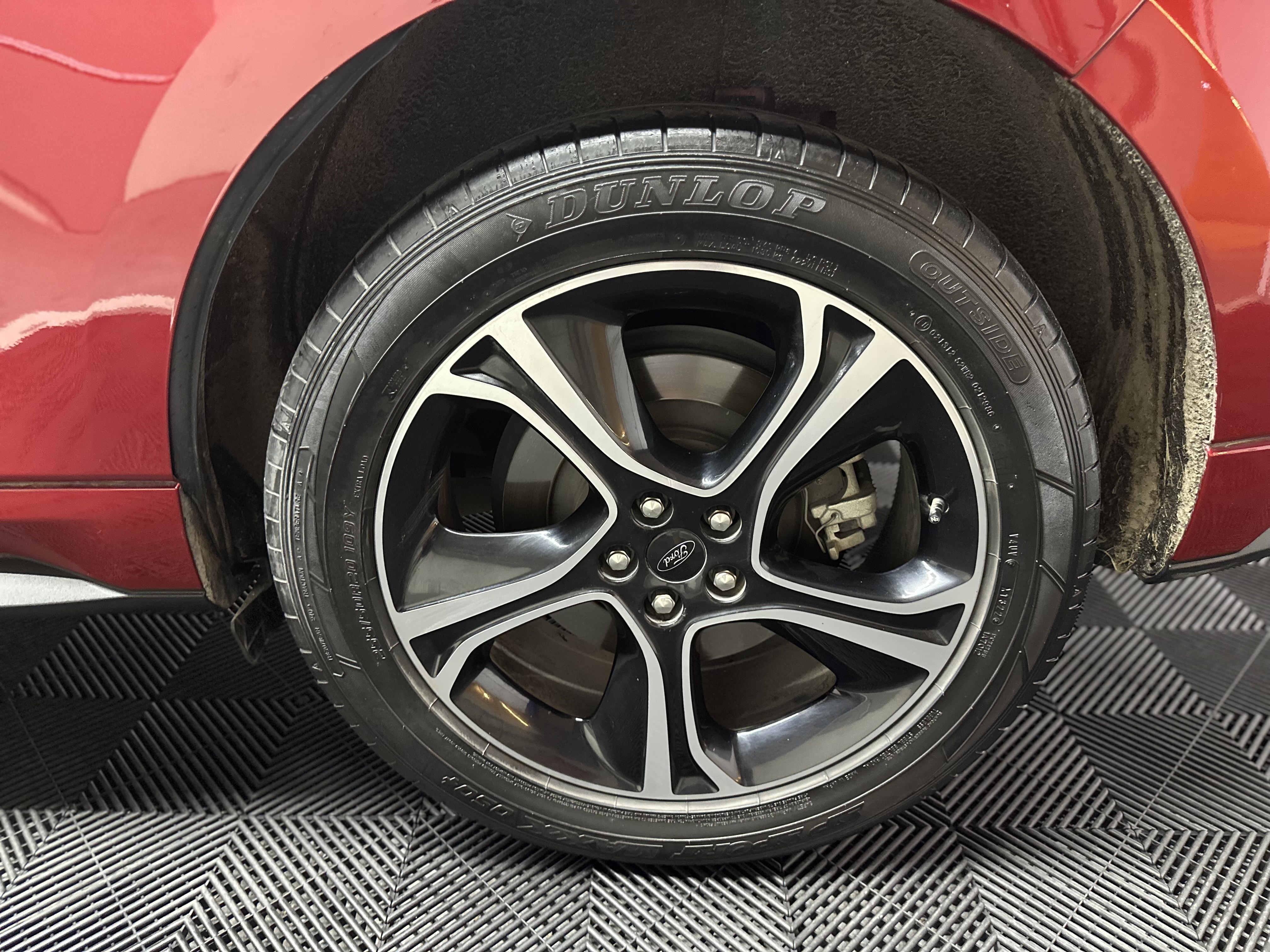 Ford Edge — foto 15 de 15