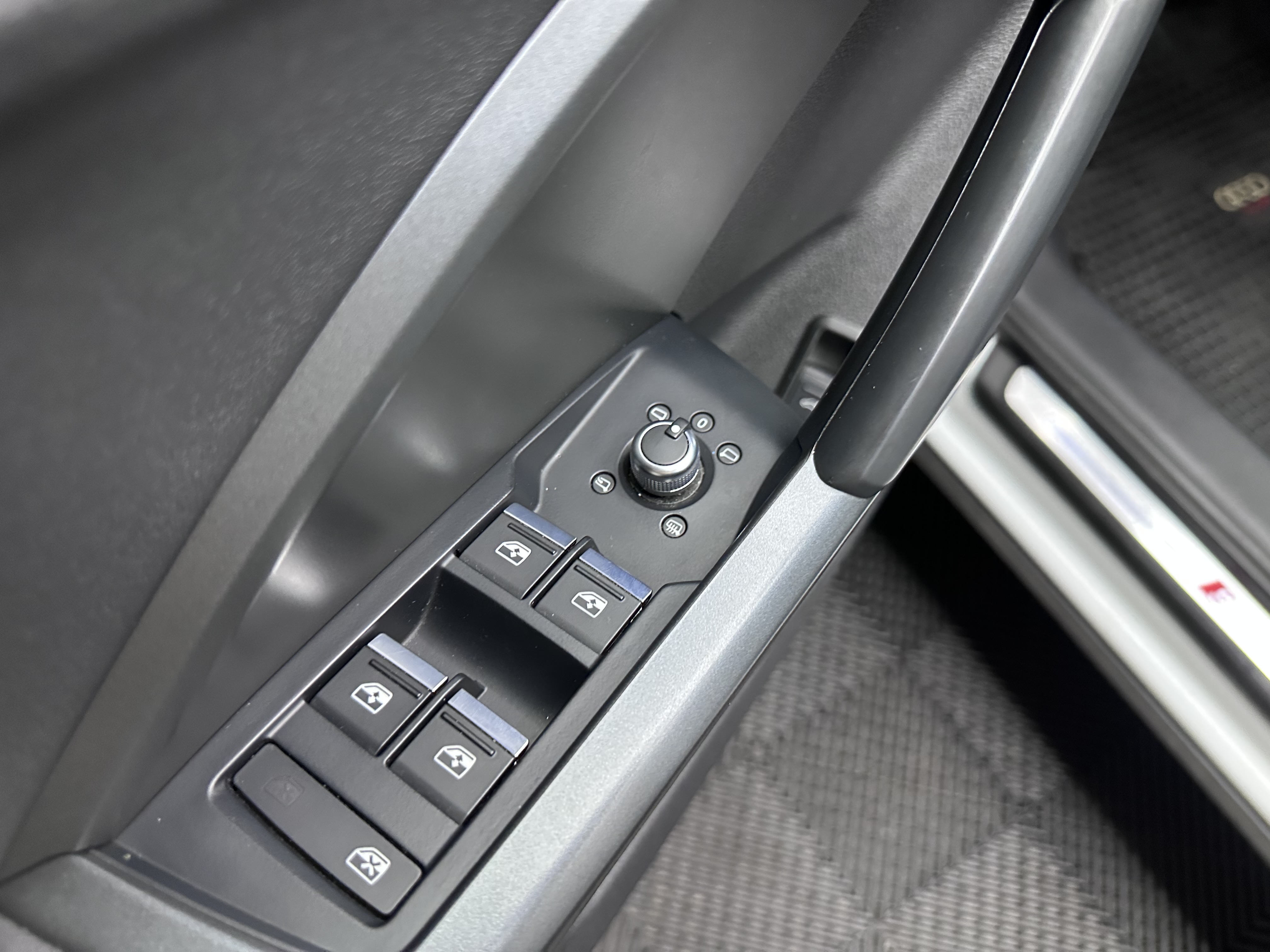 Audi Q3 — foto 8 de 18