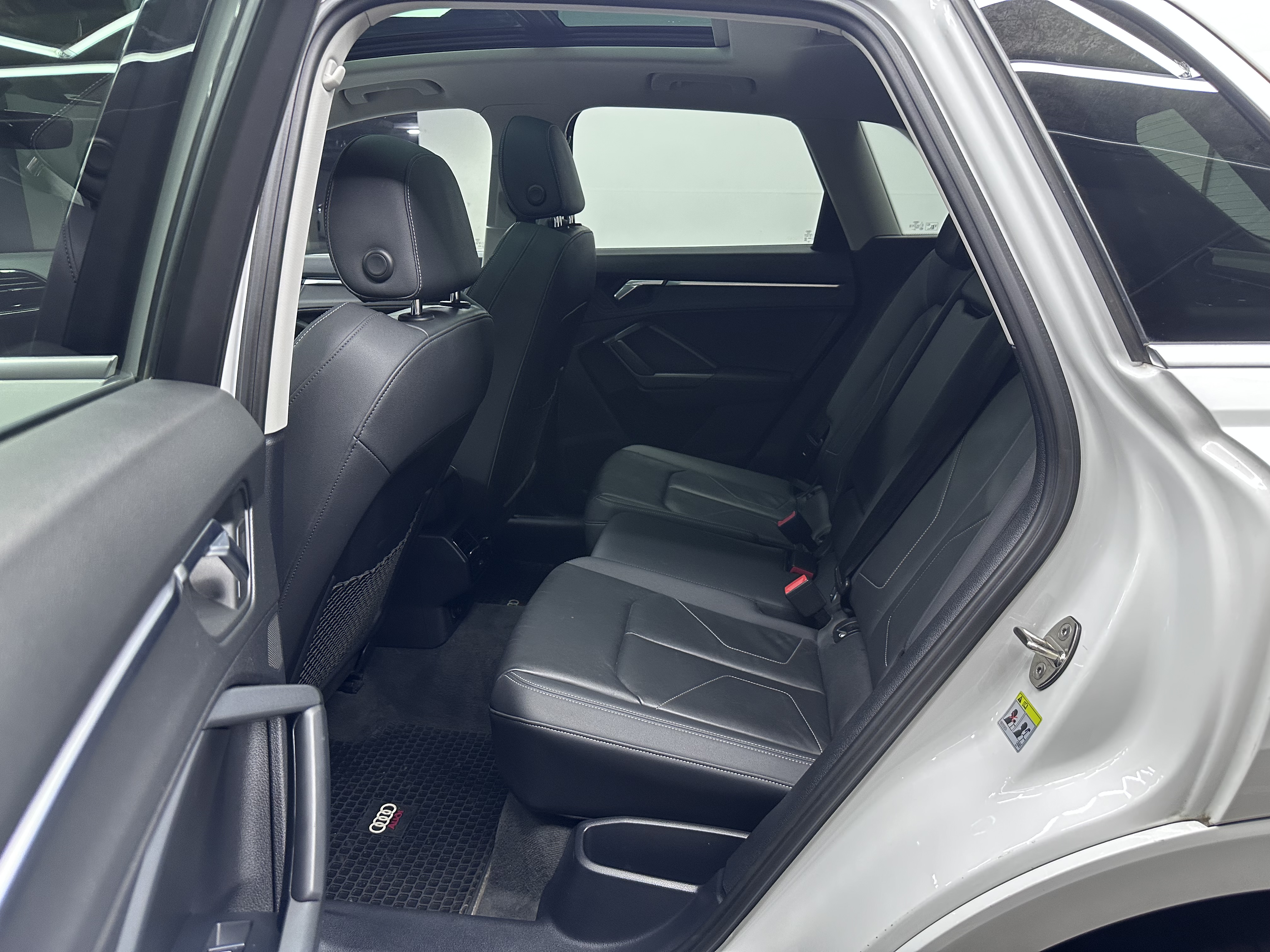 Audi Q3 — foto 11 de 18