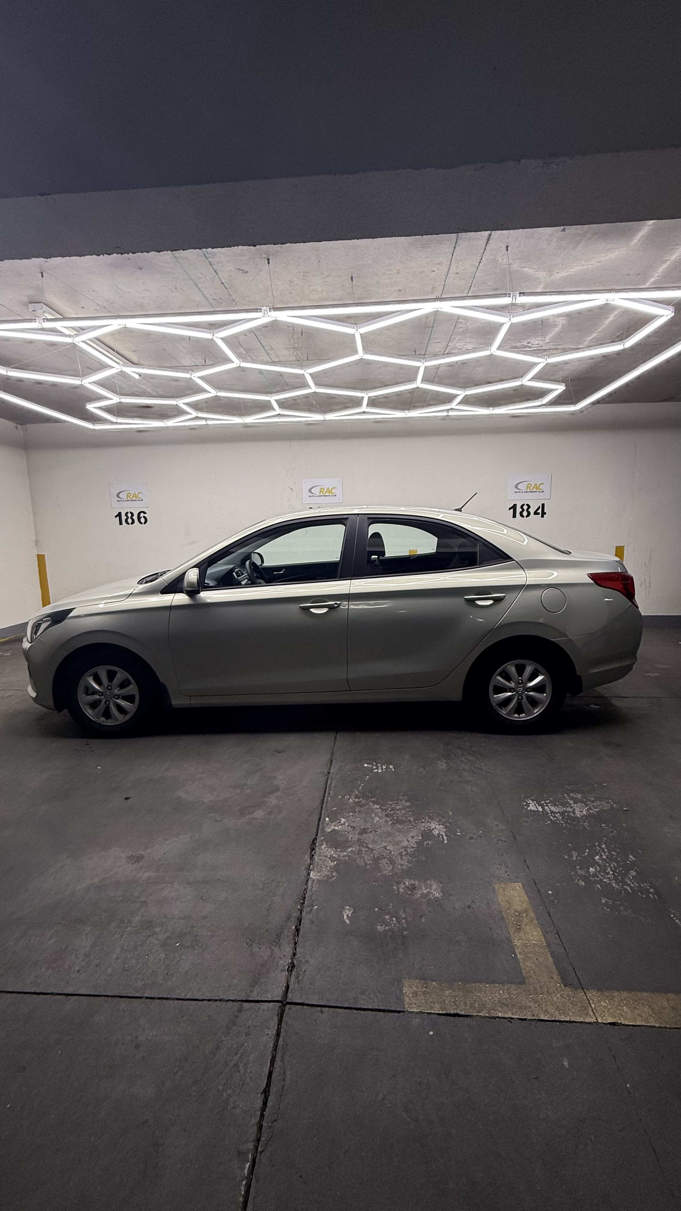 Hyundai Verna 2022 — foto 4