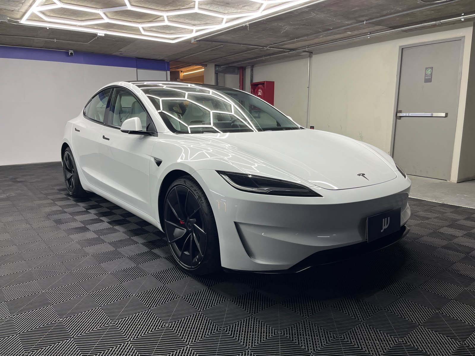 Tesla Model 3 — foto 3 de 12
