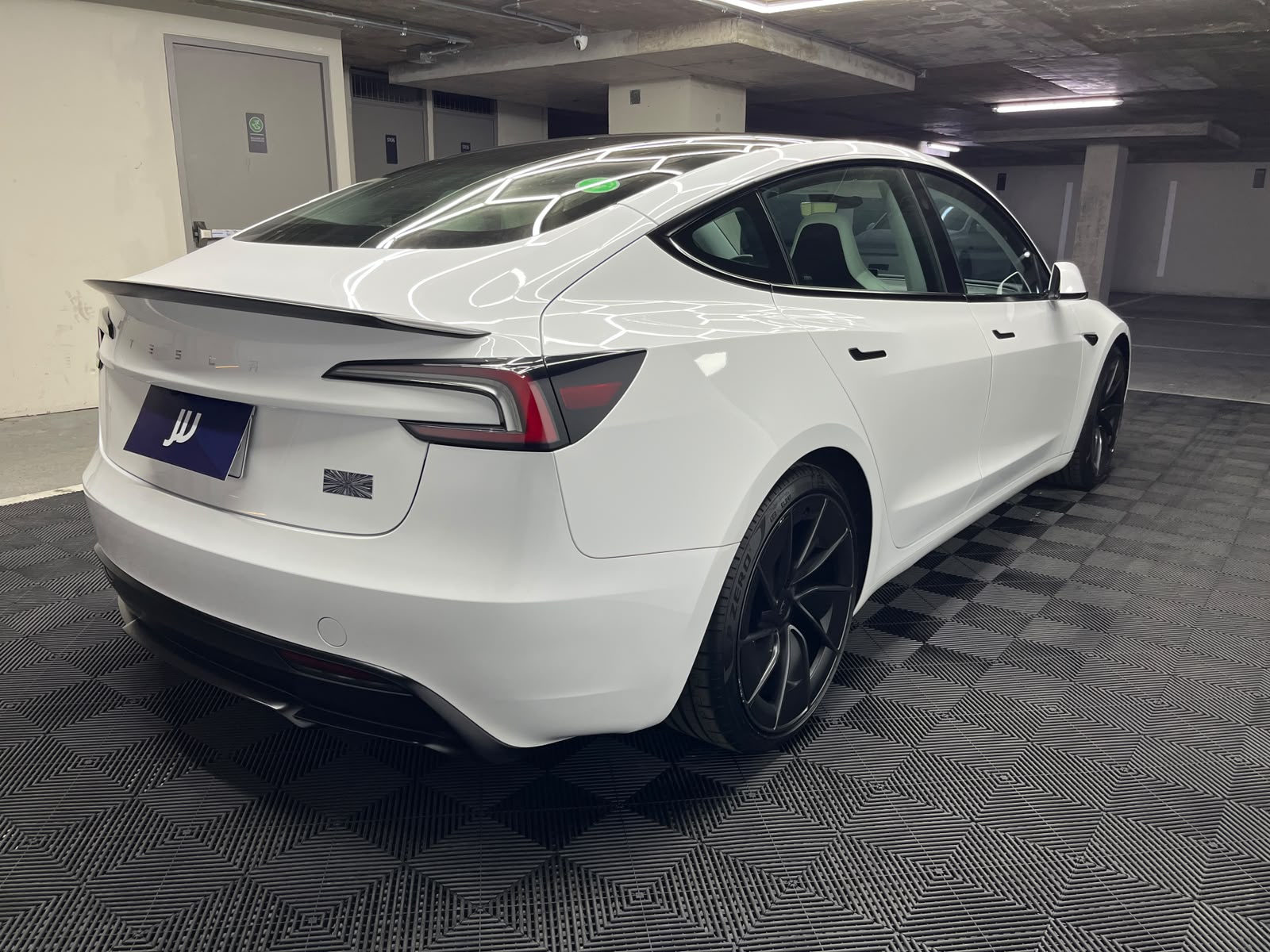 Tesla Model 3 — foto 6 de 12