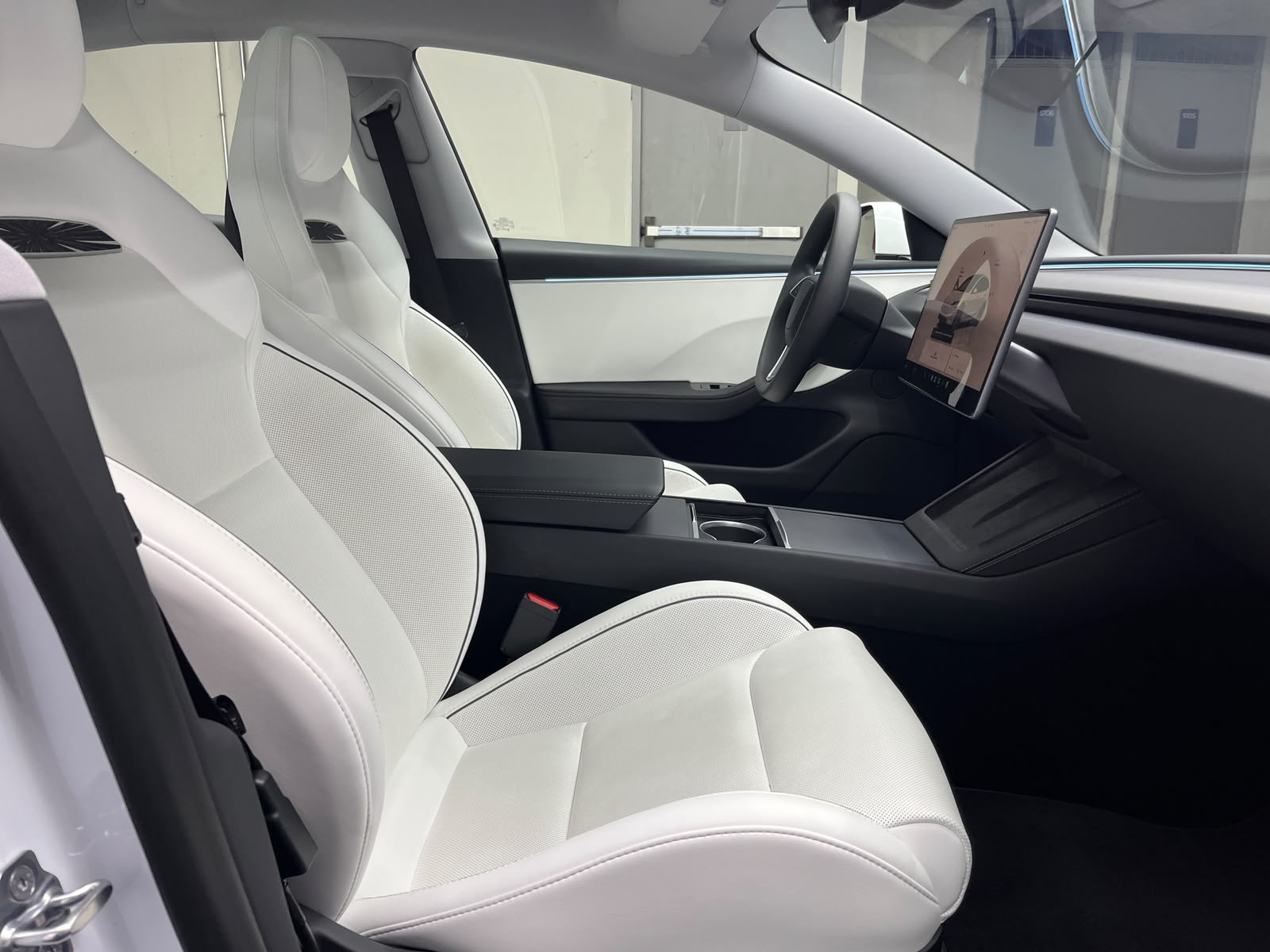 Tesla Model 3 — foto 8 de 12