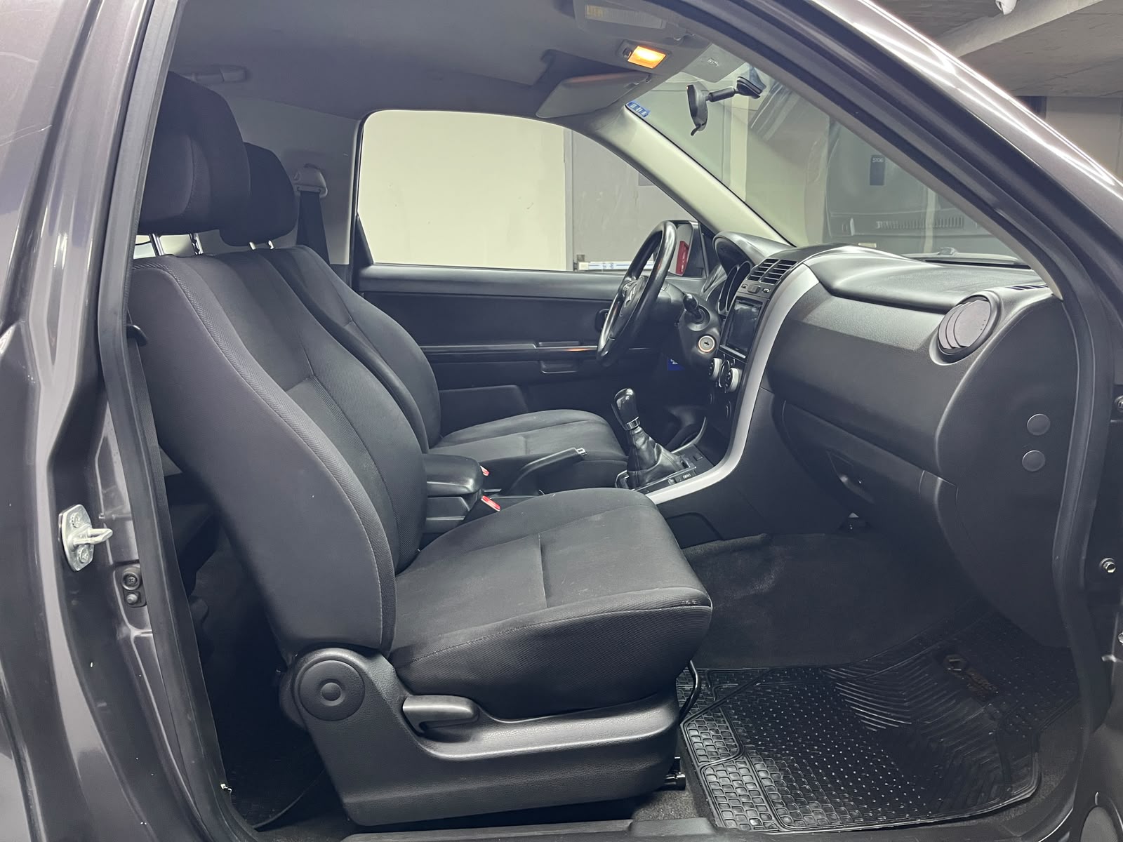 Suzuki Grand Vitara — foto 11 de 13